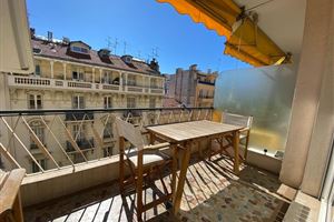 APPARTEMENT T3 A NICE