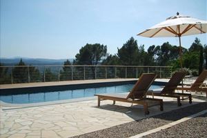 VILLA AVEC VUE PANORAMIQUE À ENTRECASTEAUX