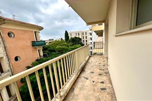 APPARTEMENT T3 A VENCE