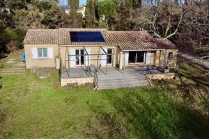 AGRÉABLE VILLA DE PLAIN-PIED AVEC 4 CHAMBRES A BAGNOLS EN FORET