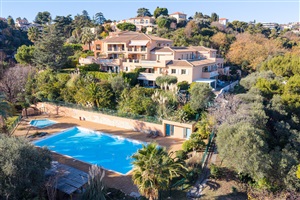 COUP DE COEUR A FABRON : 3 PIECES LUXE, CALME ET HORIZON MER AVEC GARAGE