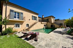 VILLA AVEC PISCINE ET VUE DEGAGEE A SAINT JEANNET