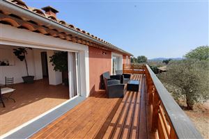 APPARTEMENT T5 AVEC JARDIN A TARADEAU