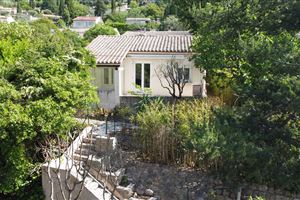 CHARMANTE VILLA , À PIEDS AU VILLAGE DE SEILLANS
