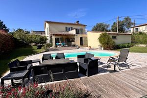 MAISON AVEC PISCINE A VENCE
